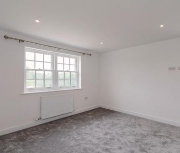 4 bedroom semi-detached house to rent - Photo 5