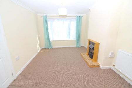 3 bedroom semi-detached house to rent - Photo 3