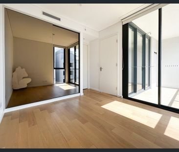 Spacious 2 bed-rooms Apartment located in Central Zetland - Photo 3