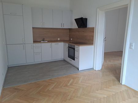 Urfahr Hauptstraße! Schöne 2 Zimmer-Wohnung mit Küche ohne Ablöse ! - Photo 3