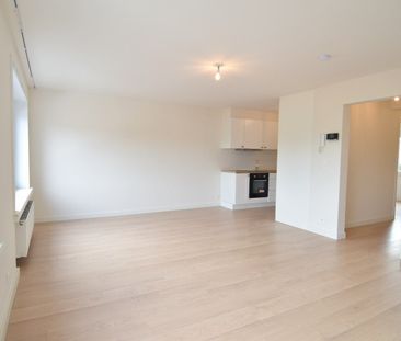 Vernieuwd appartement met 2 slaapkamers in Kortrijk - Photo 4