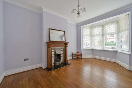 Ravensbury Road, Southfields, SW18 - Photo 3