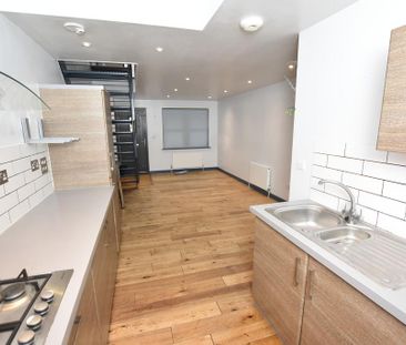 3 bedroom terraced house to rent - Photo 5