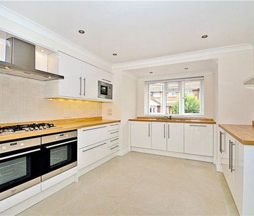 3 bedroom terraced house to rent - Photo 6