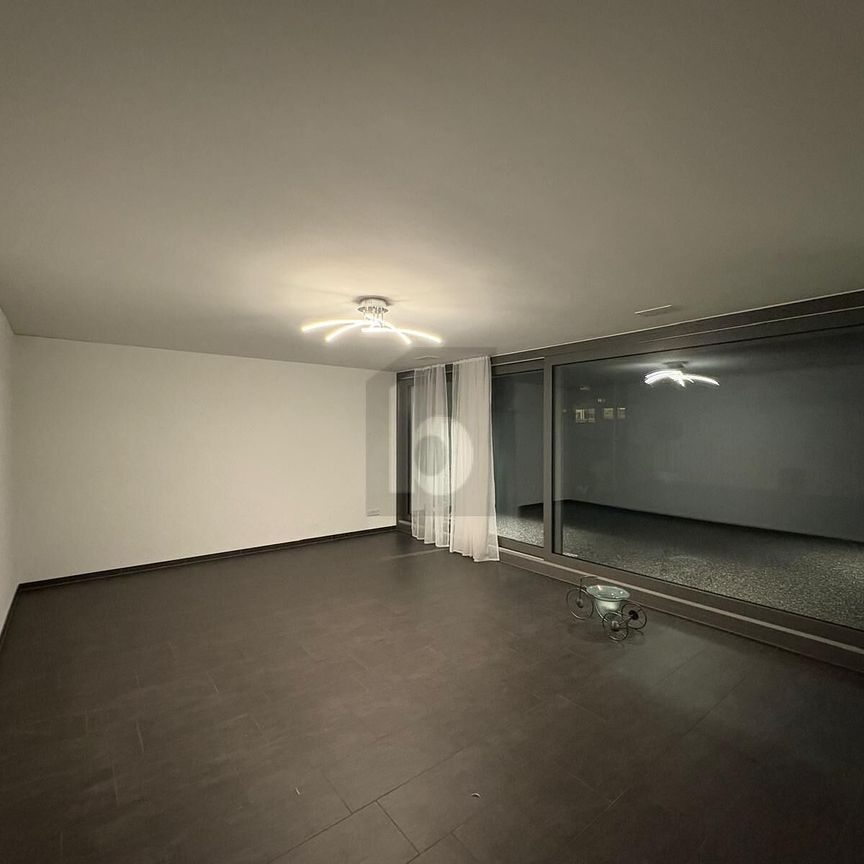 RIESIGE TERRASSE MIT WUNDERSCHÖNEM WALDBLICK - Foto 1