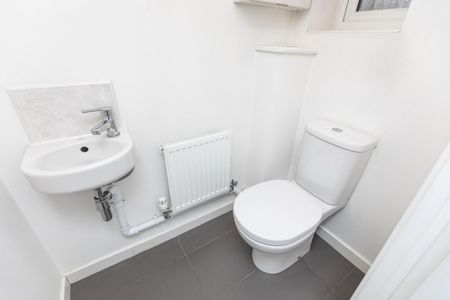 2 bedroom House To Let - Photo 5