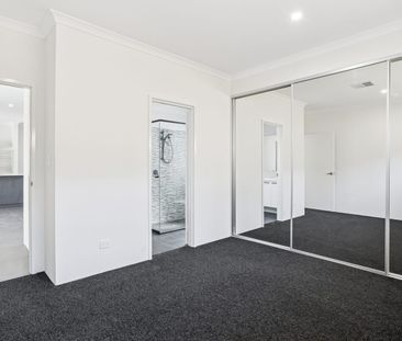 Newly Built Home in Quiet Street - Photo 2