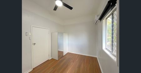 Charming, Breezy Home with City Glimpses! - Photo 4