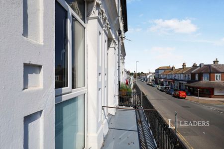 studio to rent Cavendish Place, Eastbourne, East Sussex, BN21 - Photo 4