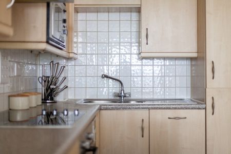 1 Bed Flat, Baltic Place, N1 - Photo 2