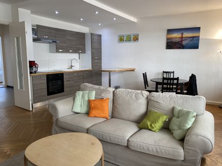 Location Appartement 3 pièces 69m² LYON 6ème - Photo 2