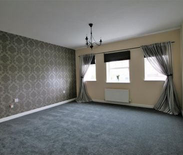 4 bedroom detached house to rent - Photo 2