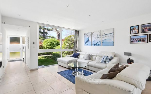 Brackley, Weybridge, Surrey, KT13 - Photo 1