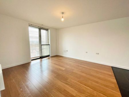 2 bedroom flat to rent - Photo 2