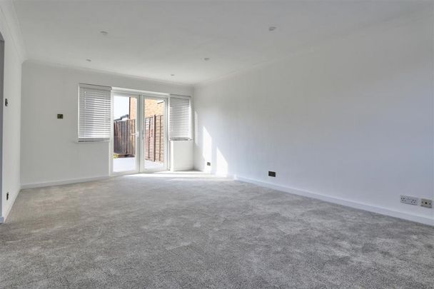 4 bedroom house to rent - Photo 1