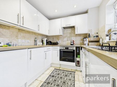 2 bedroom end of terrace house to rent - Photo 4