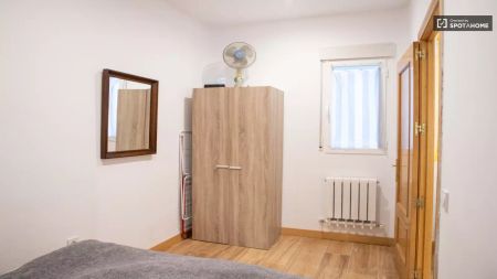 2-bedroom apartment for rent in La Latina, Madrid. - Photo 2