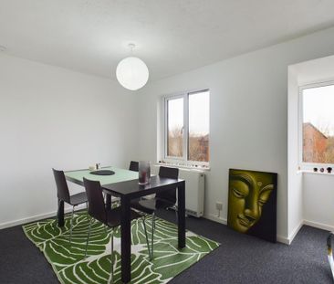 2 bedroom flat to rent - Photo 3