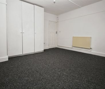 Warwick Gardens, London Road, Thornton Heath, CR7 7NA - Photo 2