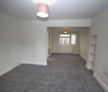 3 bedroom end of terrace house to rent - Photo 4