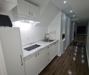 For Lease - 2447 PINE GLEN Road Unit# Lower Level, Oakville, Ontario - Photo 2