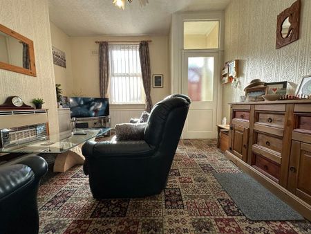 2 bedroom terraced house to rent - Photo 3