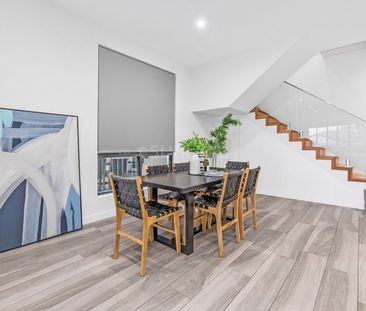 High End 4/5 Bedroom Freestanding Home with Study - Photo 2