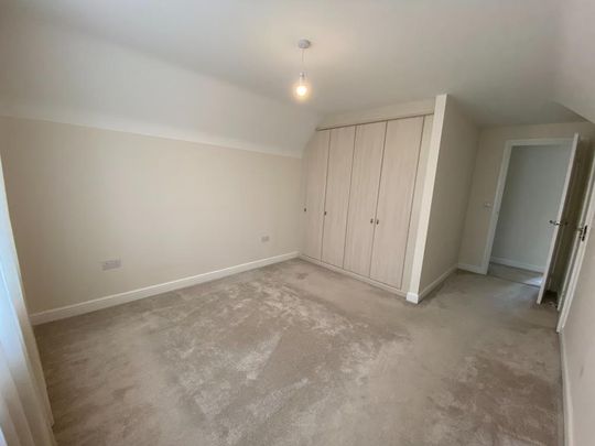 4 bedroom detached house to rent - Photo 1