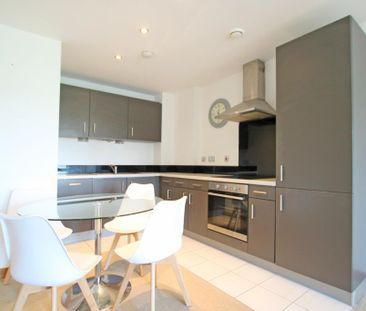 2 bedroom flat to rent - Photo 3