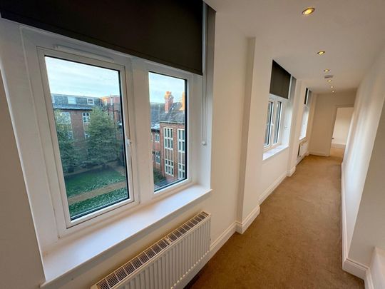 Middleton House - Photo 1