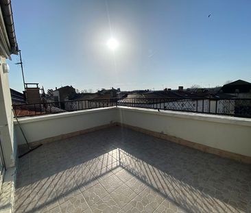 Location Appartement 2 pièces 68m² - Photo 3