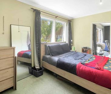 Welcome to 250A Adelaide Road - Photo 2