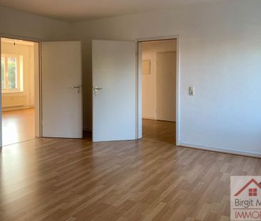 Feldstadt * 2 Zimmer mit EBK sowie Tageslicht-Duschbad, Hofnutzung,... - Photo 2