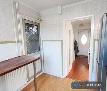 2 bedroom semi-detached house to rent - Photo 2