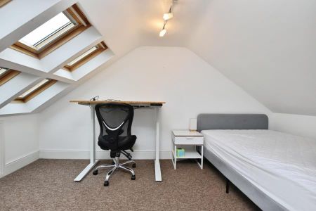 3 bedroom terraced house to rent - Photo 5