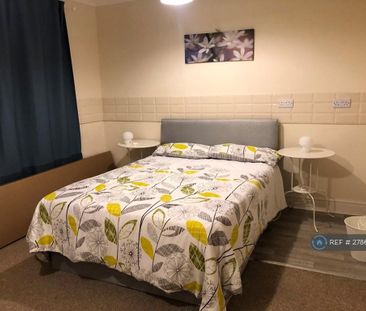 4 bedroom detached house to rent - Photo 4