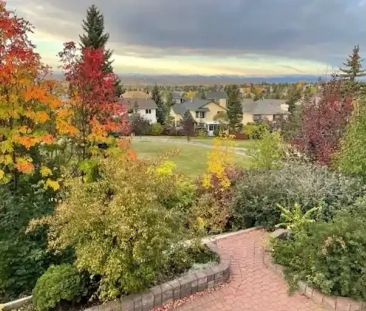 Entire 2 Bedrooms Walkout Basement Suite with Beautiful Mountain Vi... - Photo 1