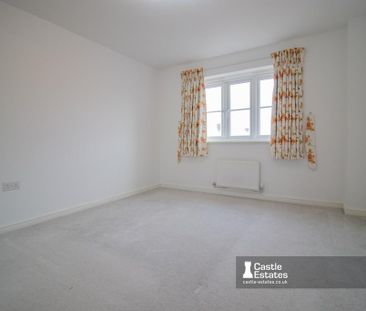 4 bedroom detached house to rent - Photo 3