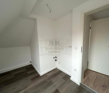 Kleine Dachgeschosswohnung in Gelsenkirchen Bismark - Photo 1