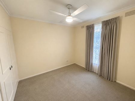 Spacious & Low-Maintenance Living in South Shepparton! - Photo 3