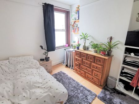 5 Bed Terraced House, Queens Park Terrace, BN2 - Photo 2