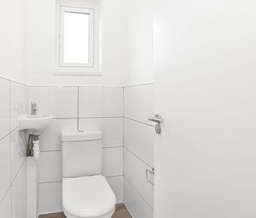 2 bedroom maisonette to rent - Photo 4