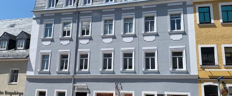 Zentral gelegene Dachgeschosswohnung mit toller Aussicht in Annaberg!! - Foto 1