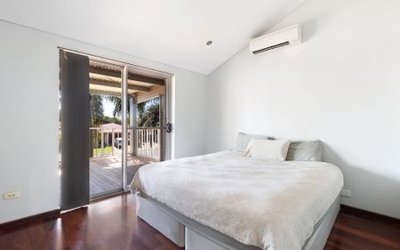 Spacious Double Storey Family Home with Shed & Side Access - Photo 2