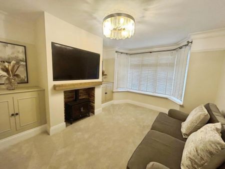 3 bedroom semi-detached house to rent - Photo 3