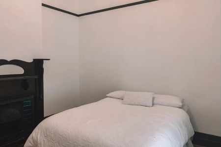 Stylish Three-Bedroom Home in Prime Richmond Location! - Photo 4