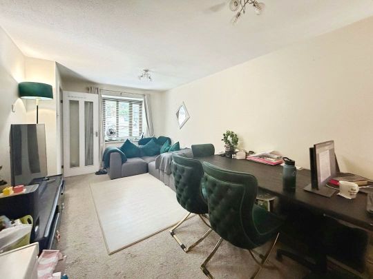 Greenham Walk, Woking, Surrey, GU21 3HB - Photo 1