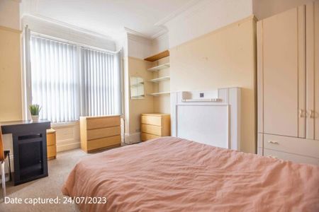 20 Heslington Road - Photo 2