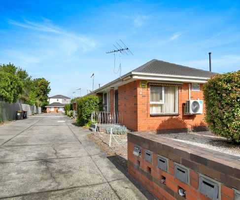 Comfort, Space & Convenience in Noble Park - Photo 1