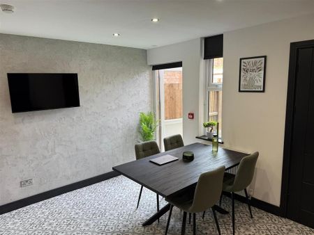 Studio to rent - Photo 2